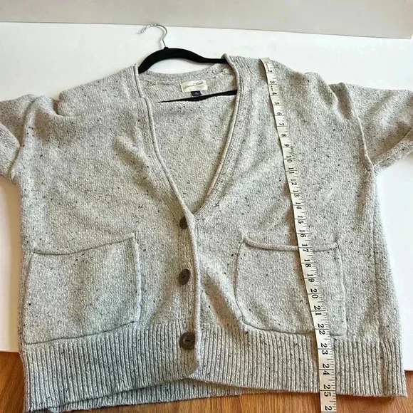 Universal Thread Womens 3 Button Down Gray Speckled Cardigan Sweater Size Med - Picture 7 of 7